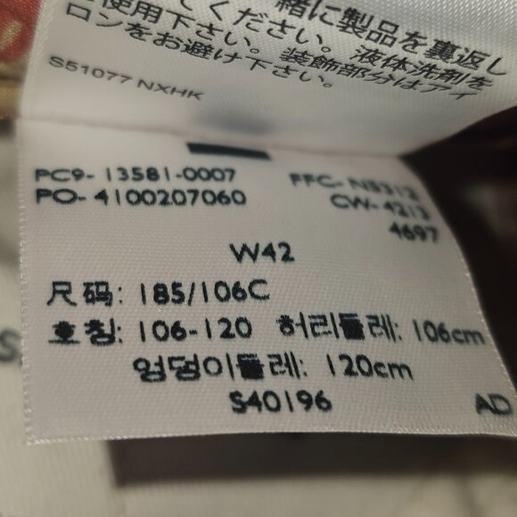 Levi's Men's Leaf Red Camo Belted Snap Cargo Shorts (Waist: 42) - Picture 6 of 6